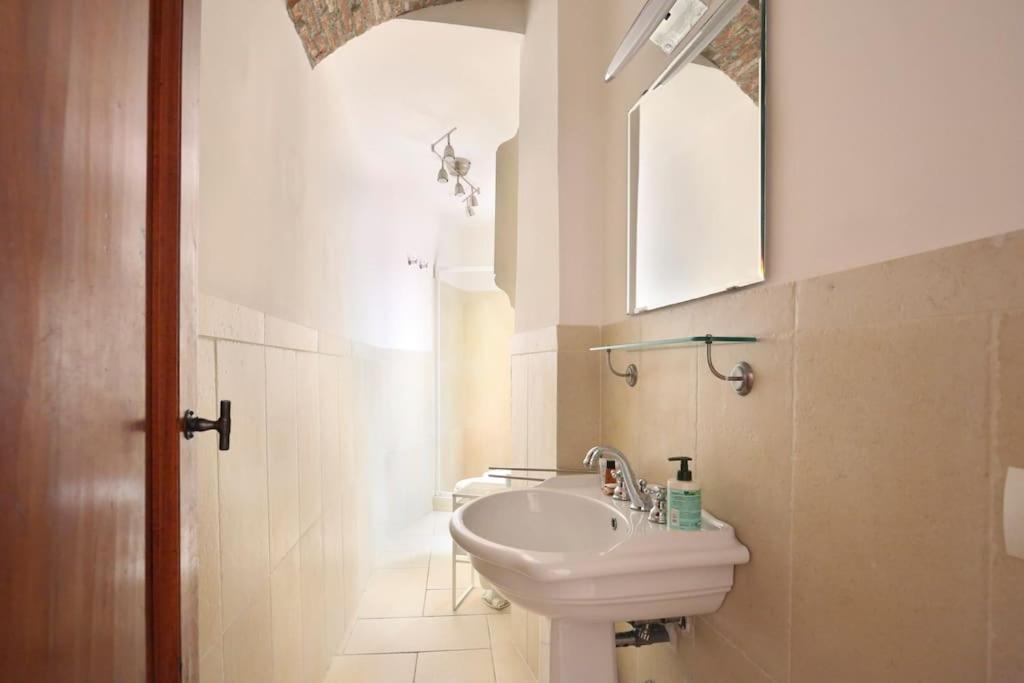 Belle Donne Historical Apartment - City Center Florenz Exterior foto